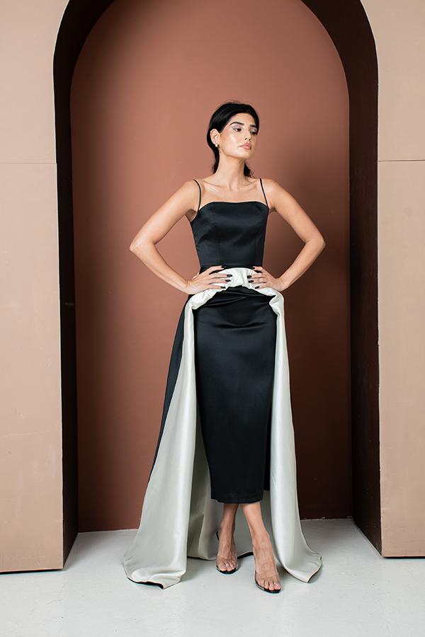 DS-03 Desert Arch Gown